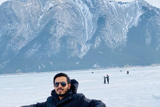 Icefields Parkway and Abraham Lake Bubbles Private Tour - Lake Louise in Winter: Chateau Views Without Needing a Gondola Ticket
