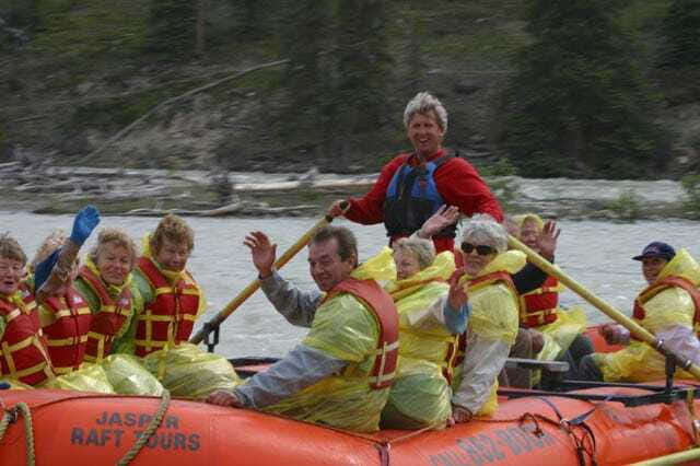 Jasper: Jasper National Park Easy 2-Hour Rafting Trip - What the National Park guide teaches you on the river