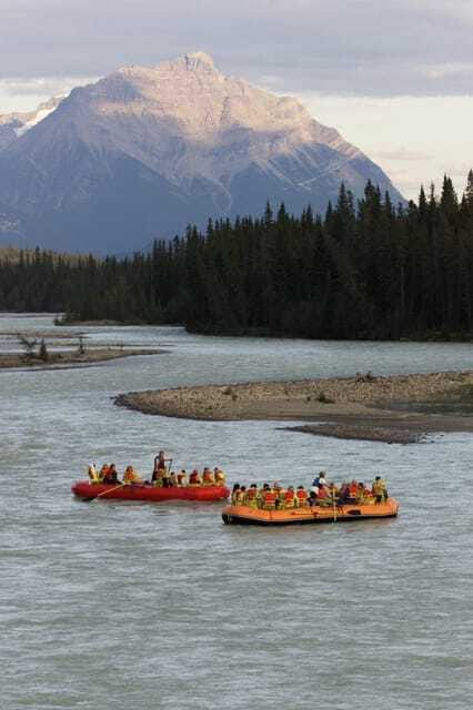 Jasper: Jasper National Park Easy 2-Hour Rafting Trip - The raft ride style: sit back, get wet, and let the captain run the show