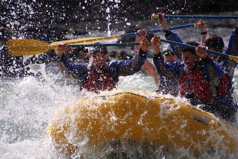 Jasper National Park: 2-Hour Whitewater Rafting - Guides who manage the whole day: history, humor, and group control