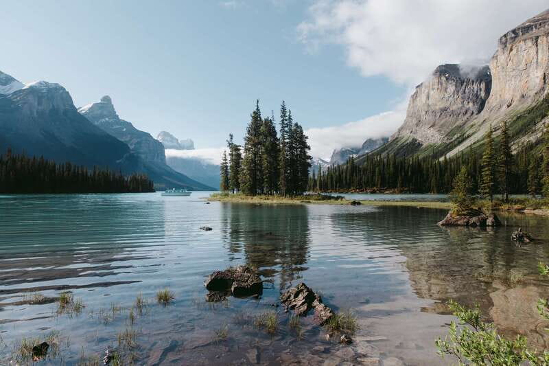 Jasper National Park: Maligne Lake Cruise With Guide - Spirit Island: the best photo opportunity, plus a short walk