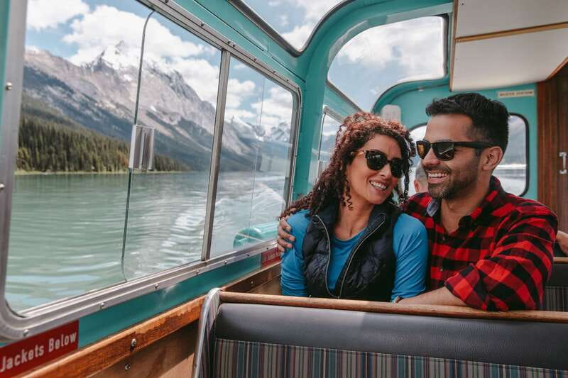 Jasper National Park: Maligne Lake Cruise With Guide - Comfort, timing, and what to pack for a cold-water day
