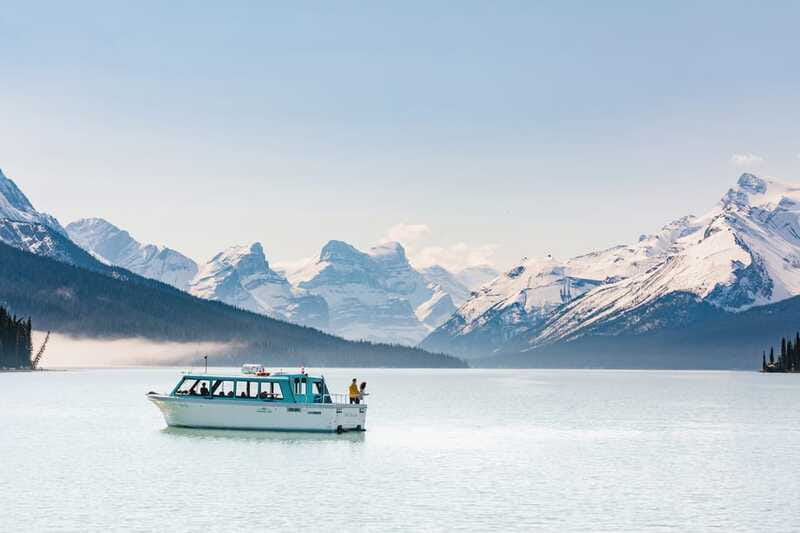 Jasper National Park: Maligne Lake Cruise With Guide - Should you book the Maligne Lake cruise with a guide?