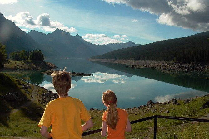 Jasper National Park Tour: Maligne Valley, Medicine Lake and Spirit Island - Practical notes: what to pack and how to avoid small annoyances