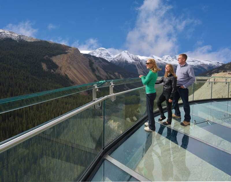 Jasper: Transfer to Banff/Lake Louise w/ Columbia Icefields - Guides, small groups, and why the narration changes the whole day