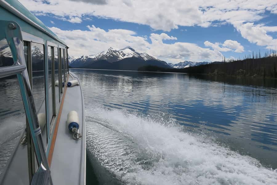 Jasper: Wildlife and Waterfalls Tour with Maligne Cruise - Timing, Weather, and What to Bring for a 6-Hour Day