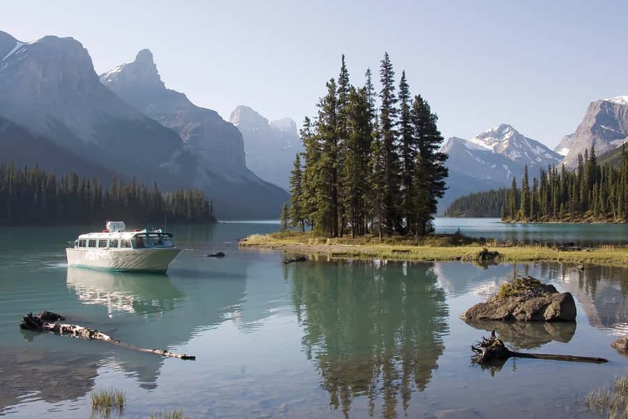 Jasper: Wildlife and Waterfalls Tour with Maligne Cruise - Medicine Lake: The Disappearing Lake Lesson
