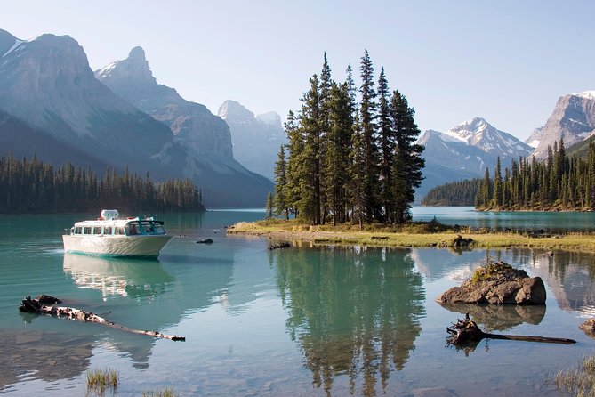 Jasper Wildlife & Sightseeing Tour with Maligne Lake Cruise - Maligne Valley in One Day: Why This Works for First-Timers
