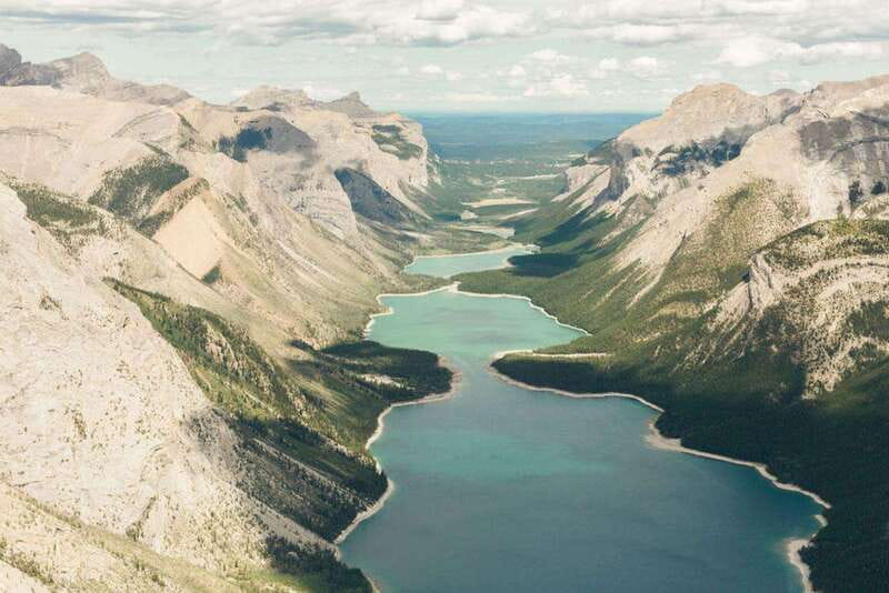 Kananaskis: 30-Minute Heli Tour of Minnewanka Lake and Banff - Heading north: the Eastern Rocky Mountain Front flyover