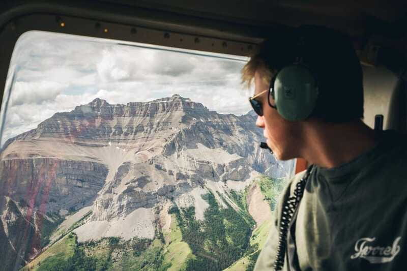 Kananaskis: 30-Minute Heli Tour of Minnewanka Lake and Banff - The turn into Kananaskis Country and Banff area peaks