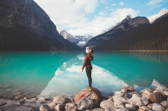 Lake Louise, Emerald Lake and Johnston Canyon Tour - Staying comfortable: traction, layers, and photo-ready timing