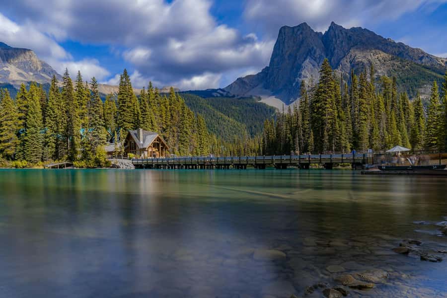 Lake Louise,Moraine,Emerald Lake,Johnston Canyon & BanffTour - Moraine Lake (and the Seasonal Swap to Lake Minnewanka)