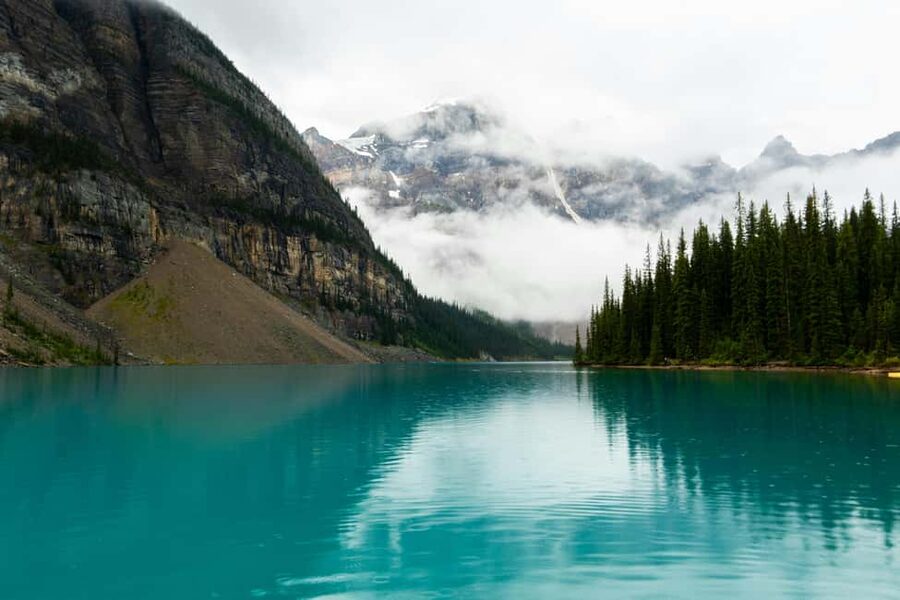 Lake Louise, Moraine Lake, tour from Canmore/Banff - Lake Louise and Moraine Lake in a 5-hour, no-car format