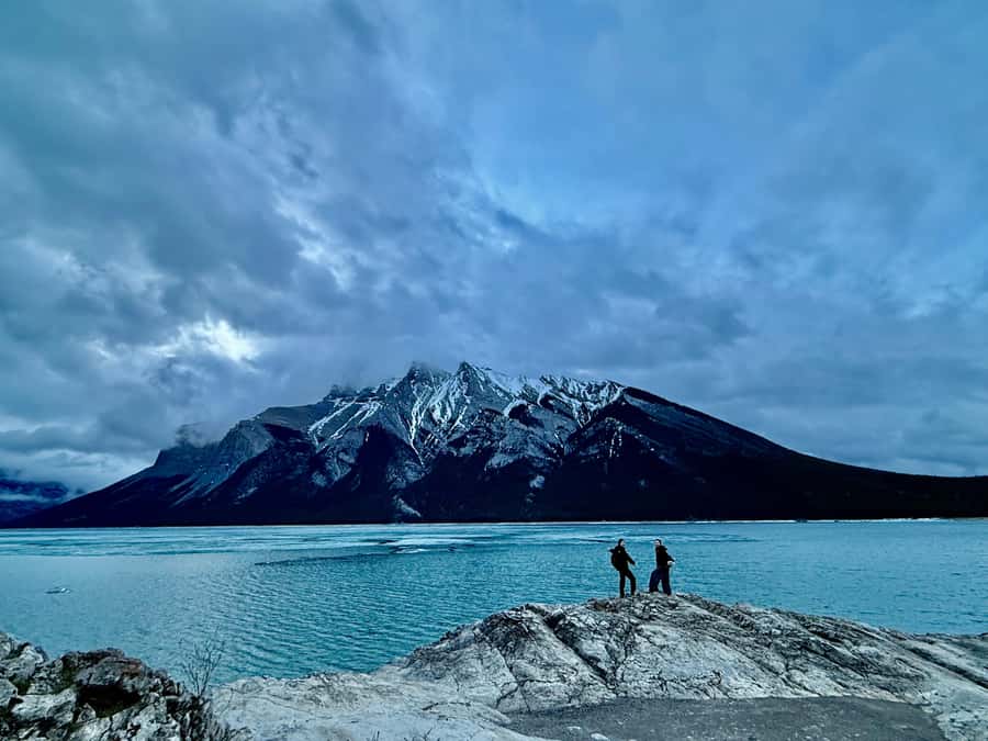 Lake Moraine Lake Louise Johnston Canyon Banff Town Day Tour - Moraine Lake season check: the turquoise stop you’ll plan around