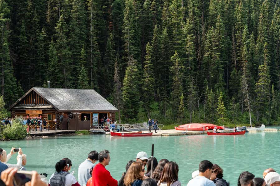 Lakes Moraine, Louise, Emerald, Johnston Canyon & Yoho Tour - Starting Point and Ride Comfort: How the Day Gets Rolling