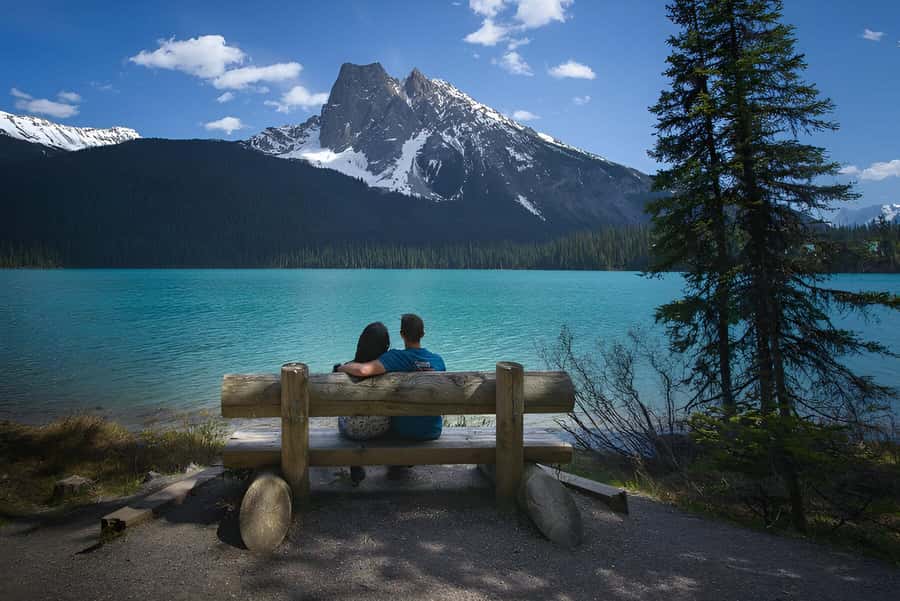 Louise, Moraine/Bow, Emerald, Peyto- 4 Lake Tour - Emerald Lake in Yoho National Park: The Color Contrast Stop