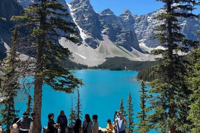 Moraine Lake & Louise & Banff Day Tour From Calgary-Canmore-Banff - Guide style and small perks that actually matter