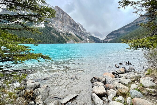 Private Banff and Yoho National Park Tour with Moraine Lake - Lake Louise: the iconic view and what to do with your time