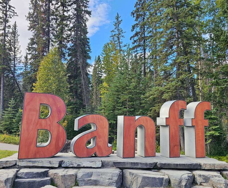 Private Tour Banff/Emerald Yoho Customized Sightseeing - Lines, parking, and why skip-the-line access is more than a perk