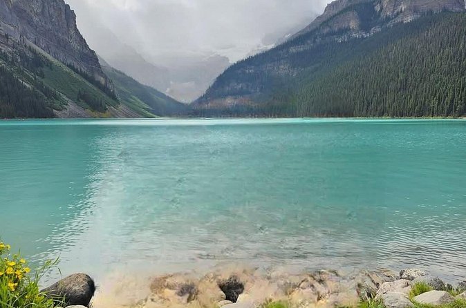 Private Transfer from Banff to Calgary or Calgary Airport - When This Transfer Fits Best (And When It Doesn’t)