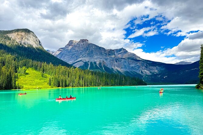 Shared Tour: Lake Louise & Emerald Lake from Canmore/Banff - Banff Avenue: The One-Hour Break That Makes the Whole Day Feel Lived-In