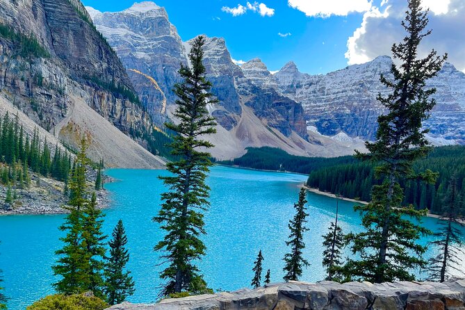 ShuttleBus 2way Banff to Lake Louise (1Hr) and Moraine Lake (1Hr) - Key highlights to know before you go